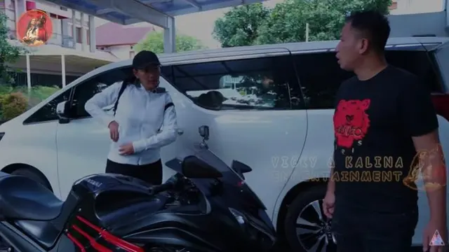 Vicky Prasetyo - Kalina Ocktaranny (Foto: YouTube)