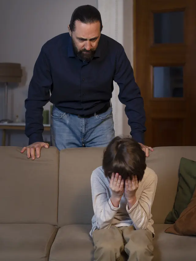 6 Kesalahan Orangtua Ini Bisa Bikin Anak Minder (photo by freepik.com)