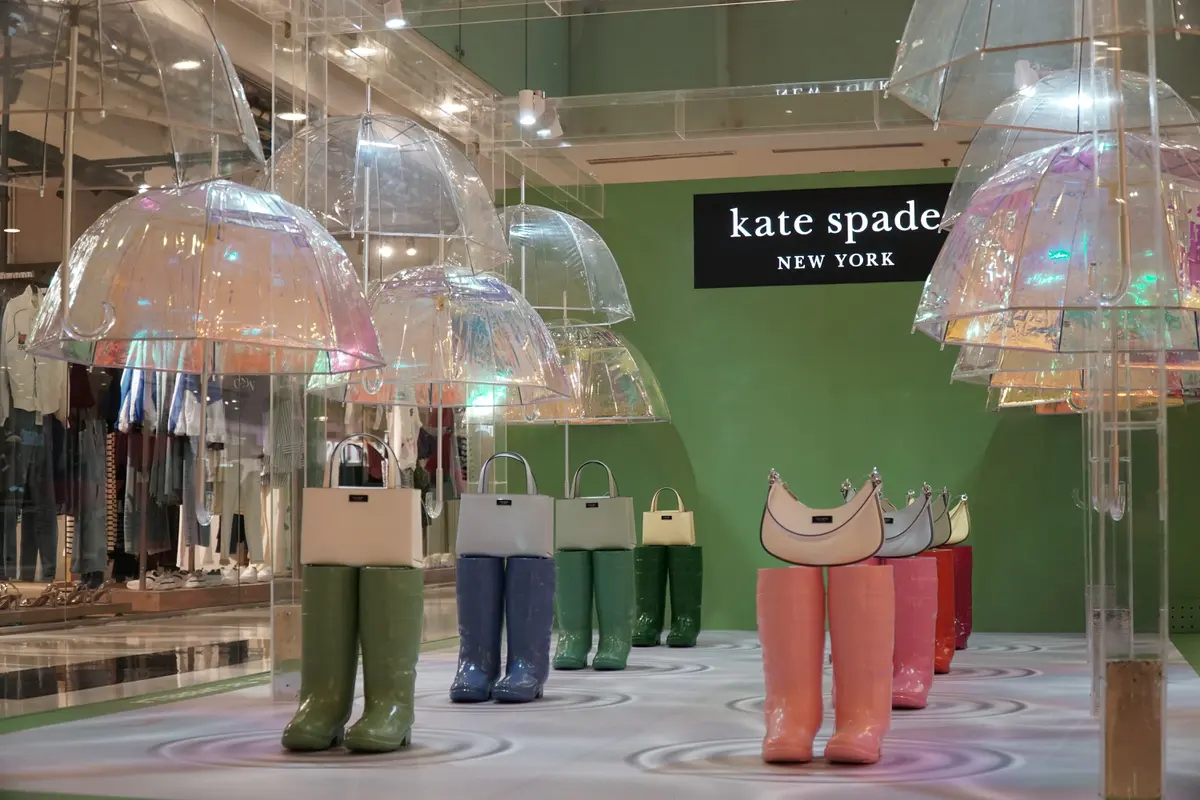 Ekspresi Menyenangkan Khas Musim Semi di Pop-Up Store Kate Spade New York