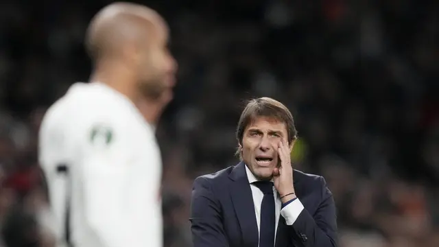 Foto: Melihat Kembali Aksi Antonio Conte dari Pinggir Lapangan, Debut Manis Bersama Tottenham Hotspur