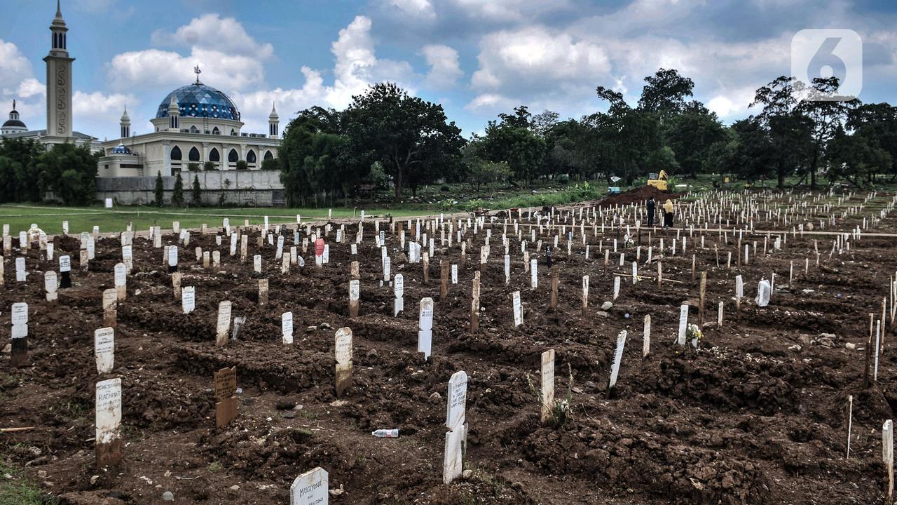 Lahan Makam Covid-19 di TPU Bambu Apus Penuh