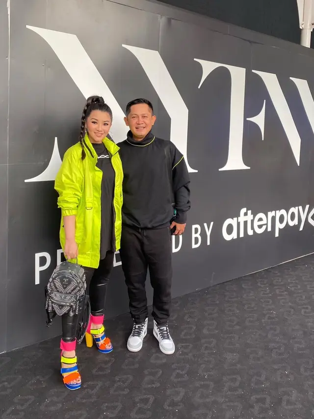 Gaya 10 Artis Tanah Air di New York Fashion Week, Memesona