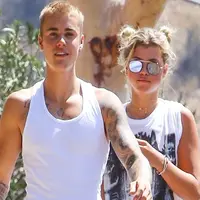 Tak hanya itu saja, hubungan Sofia Richie dan Justin Bieber memang menuai kontroversi. Banyak penggemar dari Justin Bieber yang tidak menyukai keduanya berpacaran. (Dailymail)