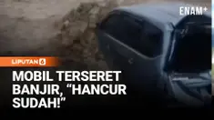 Sebuah mobil milik warga terseret arus deras saat banjir bandang melanda Jalan Kompleks Perumahan di Sentul City, Kabupaten Bogor, Jawa Barat, Rabu sore. Derasnya aliran air bahkan menyeret batu-batu berukuran besar dari area proyek perumahan. Berunt...