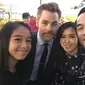 Joe Taslim, istri, anak, dan aktor Star Trek, Chris Pine. (Instagram - @joe_taslim)