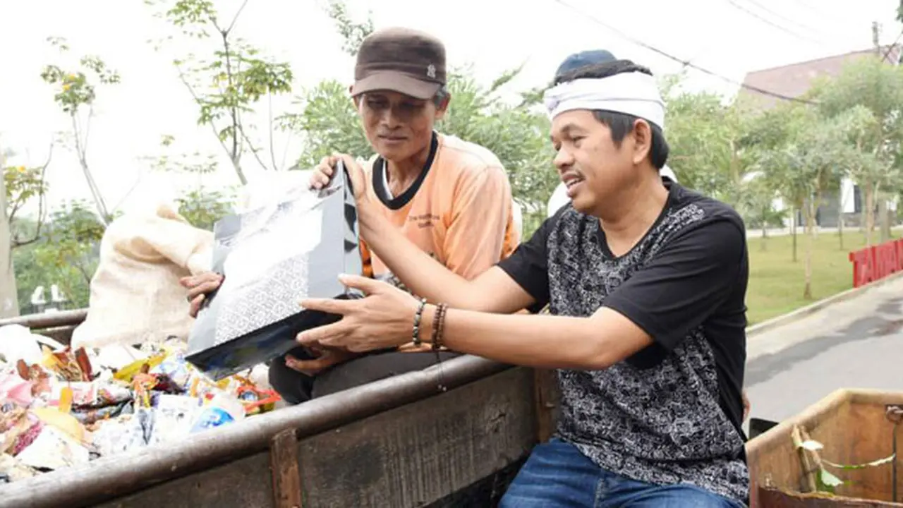 Di Purwakarta, Petugas Kebersihan Tenang Hadapi Lebaran 