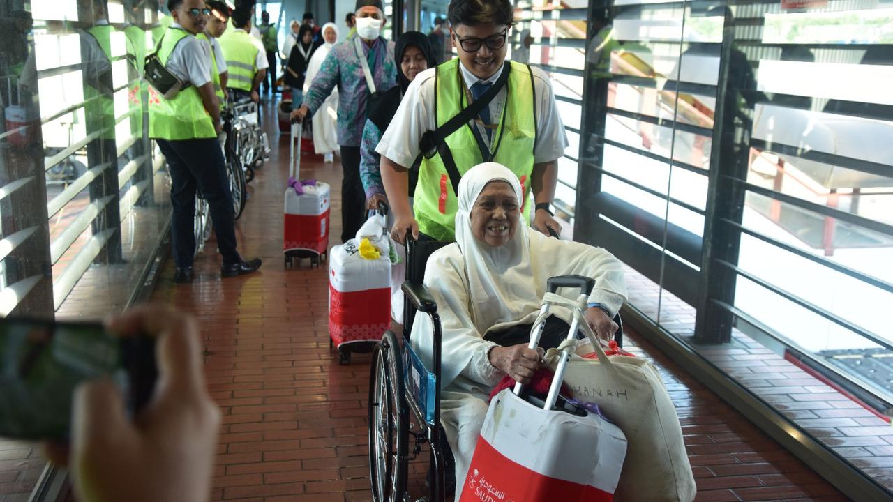 Pada Selasa, 4 Juli 2023 kemarin, kloter pertama jemaah haji berhasil mendarat setelah terbang dari Bandara Internasional King Abdul Aziz, Jeddah