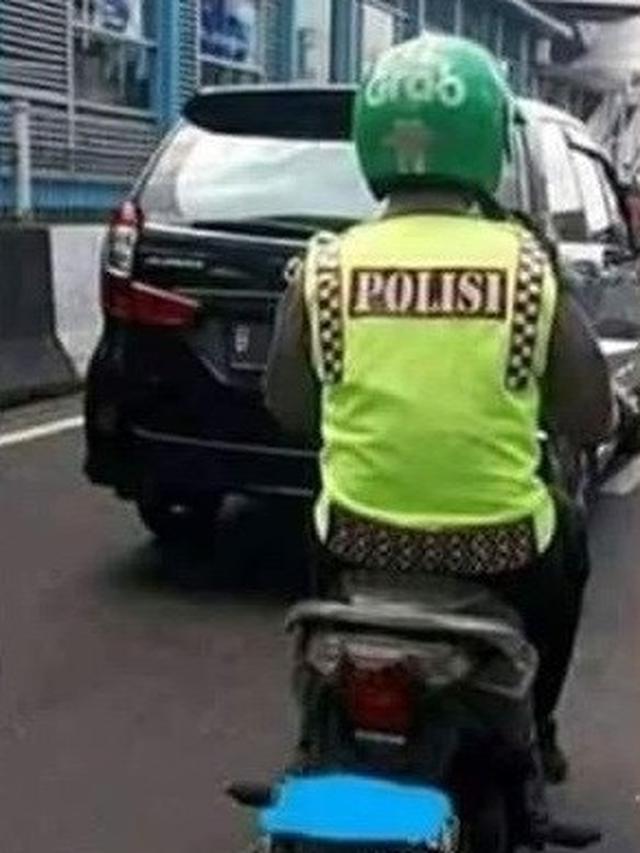 Atribut Driver Ojek Online Ini Bikin Ketawa Geli