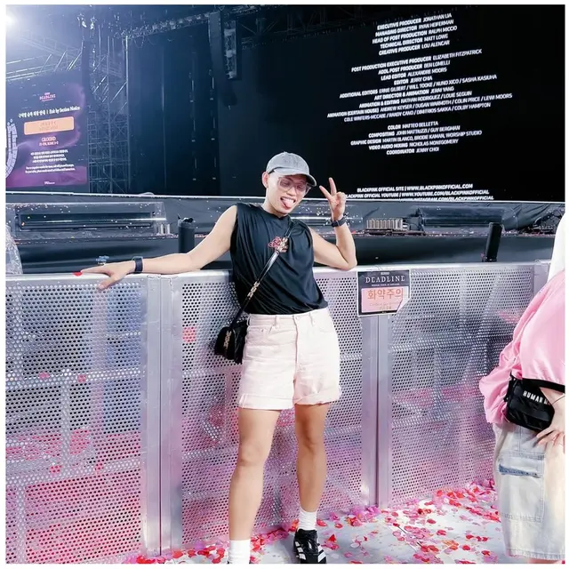 Outfit Kasual 8 Artis Indonesia Nonton Konser BLACKPINK di Korea Selatan