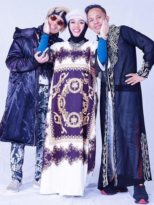 FOTO: Momen Atta Halilintar saat Bersama Ayah dan Ibunda ...