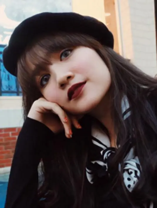 Derby pernah menjalin kasih dengan salah satu personel girlband 'Blink' Febby Rastanti namun hubungan mereka kandas. (viainstagram@derbyromero/Bintang.com)