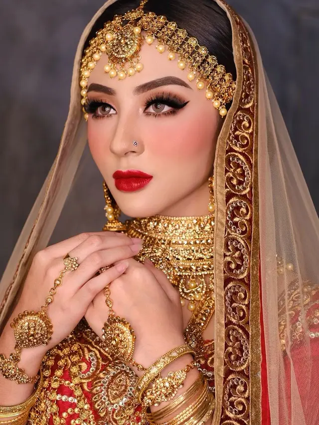 7 Pemotretan Margin Winaya, Tunangan Ali Syakieb yang Disebut Queen of Bollywood
