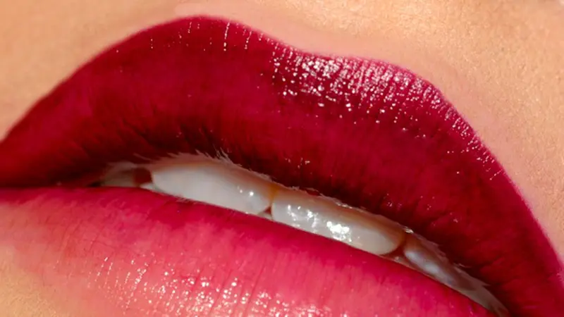 Bosan Dengan Warna Lipstik Biasa? Coba Ombre Lips!