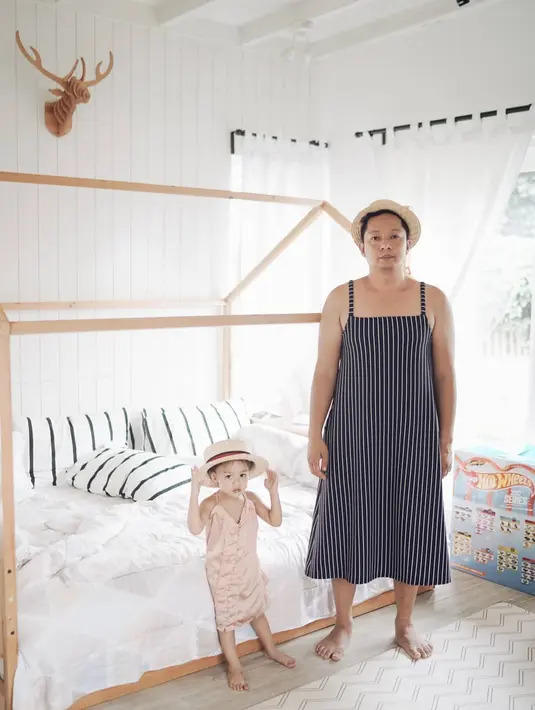 Kebersamaan Ringgo Agus Rahman dan putranya, Bjorka sudah tak perlu diragukan lagi. Melalui akun Instagram pribadinya, mereka kerap mengunggah potret kebersamaannya. (Foto: instagram.com/ringgoagus)