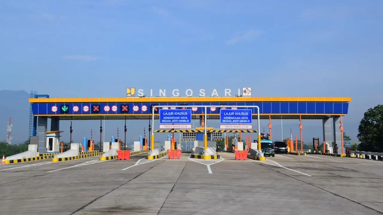 Jalan Tol Pandaan-Malang Seksi I-III sepanjang 30,6 km.