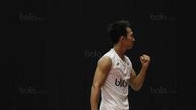 Tunggal putera Indonesia, Ihsan Maulana Mustofa, saat melawan wakil Denmark, Rasmus Gemke, pada laga Indonesia Masters 2018 di Istora Senayan, Rabu (24/1/2018). Ihsan takluk 21-17, 21-23, 16-21. (Bola.com/M Iqbal Ichsan)