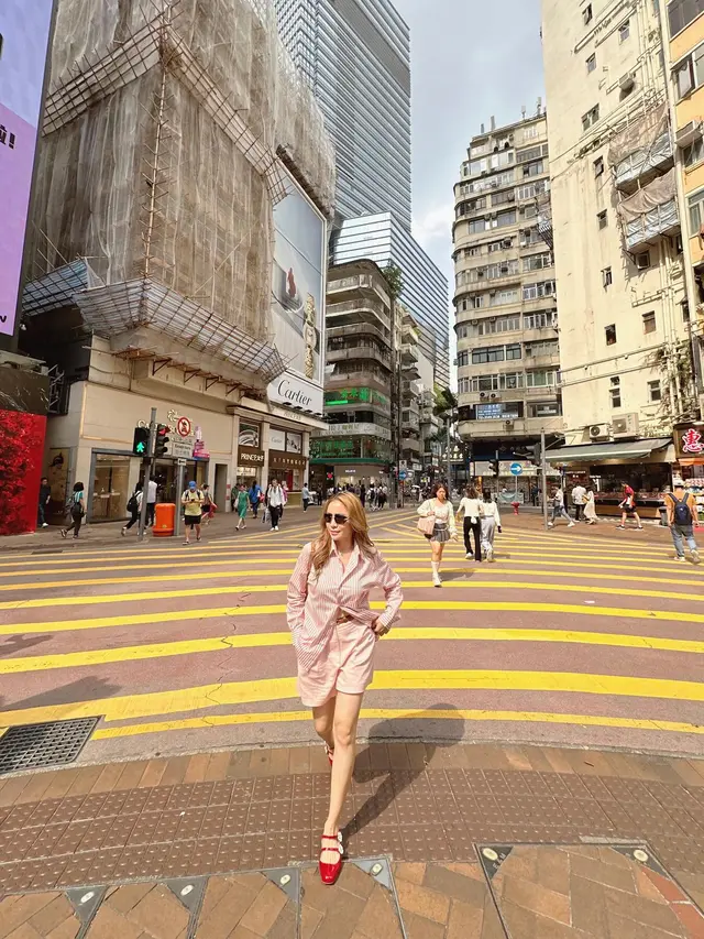 Rayakan Anniversary ke-7, Ini 7 Potret Liburan Momo Geisha di Hong Kong dengan Keluarga