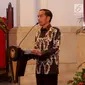 Presiden Joko Widodo atau Jokowi memberikan pengarahan dalam Rapat Koordinasi Nasional Pengendalian Kebakaran Hutan dan Lahan di Istana Negara, Jakarta, Selasa (6/8/2019). Jokowi menyampaikan tak mau kebakaran hutan dan lahan (karhutla) 2015 terulang kembali. (Liputan6.com/Angga Yuniar)