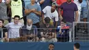 Striker Manchester City, Raheem Sterling, melakukan selebrasi usai mencetak gol ke gawang Tottenham Hotspur pada laga ICC 2017 di Stadion Nissan, Nashville, AS (29/7/2017). Manchester City menang 3-0 atas Tottenham Hotspur. (AP/Mark Zaleski)