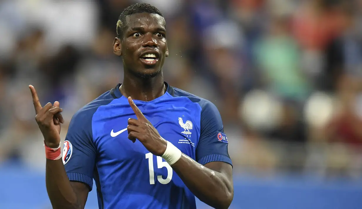1. Paul Pogba, menurut Gazzetta dello Sport, upaya MU mendatangkan gelandang Juventus ini mengalami perkembangan. Mino Raiola, agen pemain berusia 23 tahun ini menyatakan kesepakatan mungkin terjadi beberapa hari lagi. (AFP/Philippe Desmazes)