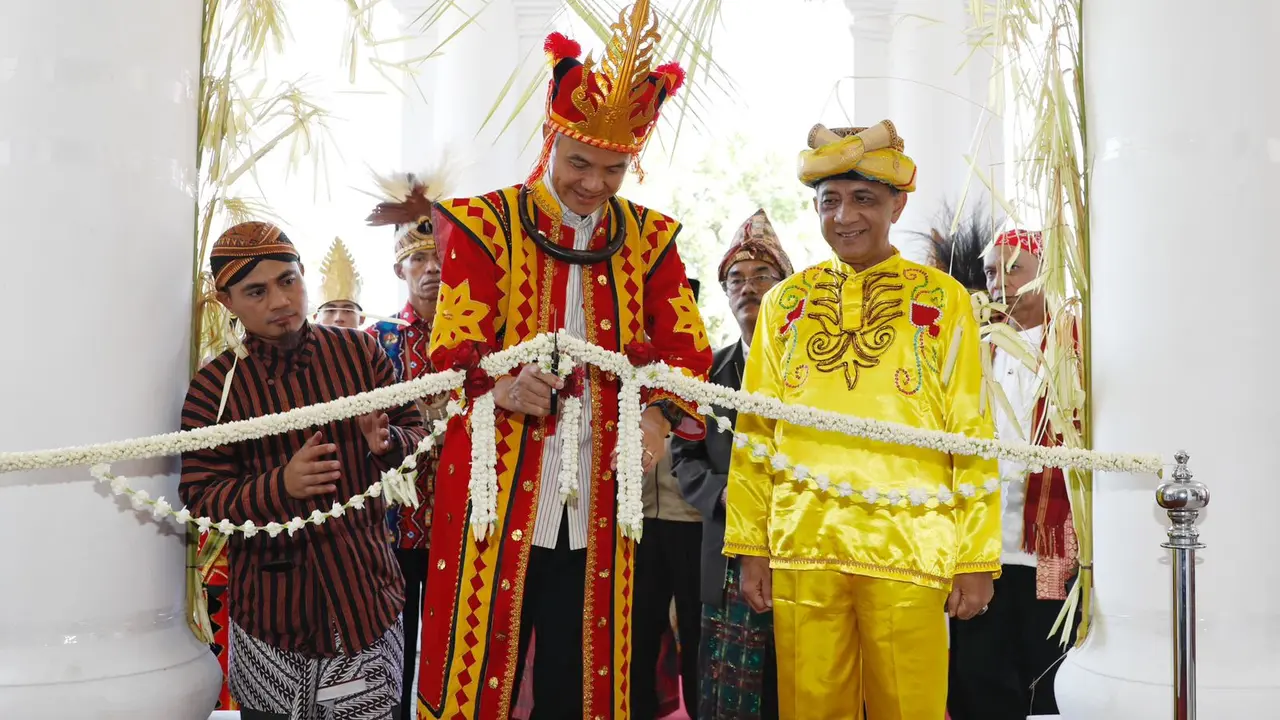 Gubernur Jawa Tengah (Jateng) Ganjar Pranowo, meresmikan Rumah Pembauran Kebangsaan (RPK) Jateng yang berada di Jalan Imam Bonjol, Kota Semarang.
