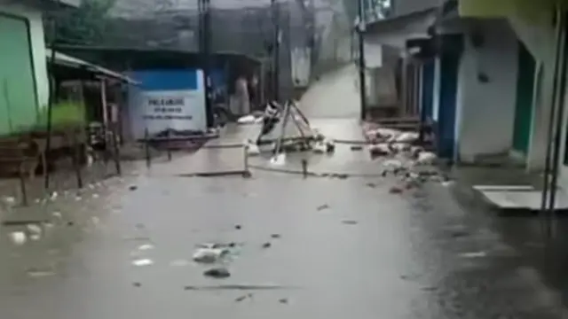 Banjir rendam puluhan rumah di Kecamatan Bojonggede, Kabupaten Bogor.