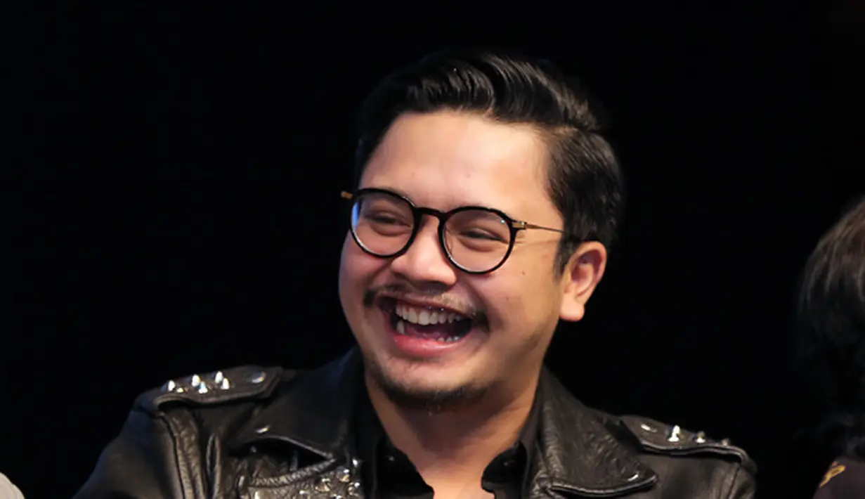 Tantangan cukup menarik didapatkan oleh suami Claudia Adinda tersebut. Disatu sisi saat menjadi seorang dokter, pria 27 tahun itu harus profesional. Sedangkan saat menjadi Rio ia menjadi 'petakilan'. (Deki Prayoga/Bintang.com)