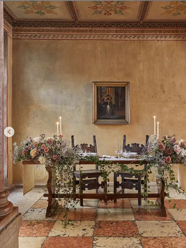 Makan malam romantis di Rumah Juliet.