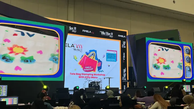 Setiap peserta workshop mendapatkan totebag putih sebagai media utama.