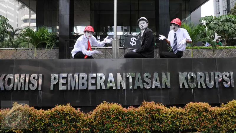 20160211-Aksi Pantomim Pekerja JICT Pertanyakan Kasus Perpanjangan Kontrak-Jakarta