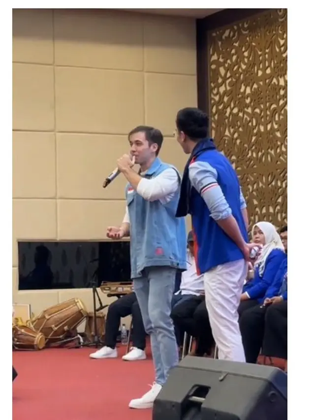 7 Potret Stefan William yang Kini Resmi Gabung Partai Politik, Jadi Sorotan