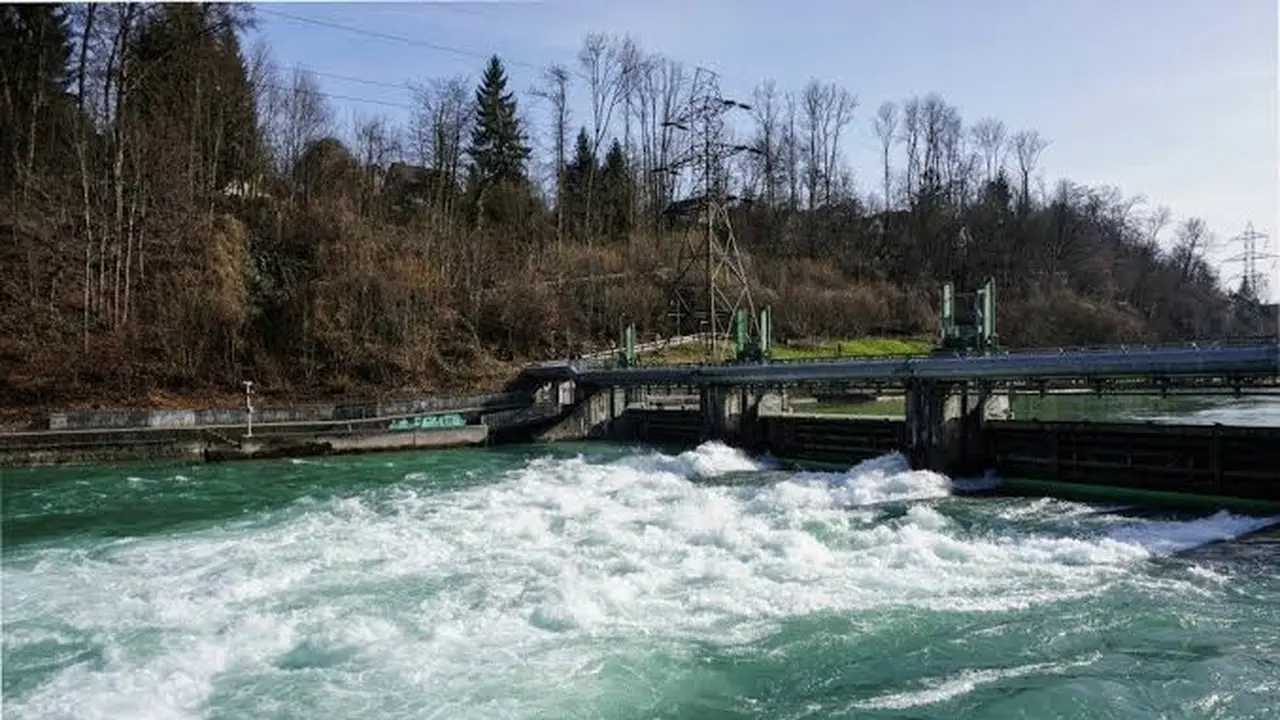 Bendungan Engehalde Swiss trending di medsos, Jumat, 10 Juni 2022. (Foto: Dok. Twitter @VarhaniIsmiati)