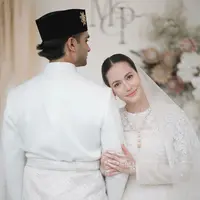 Potret Pernikahan Pevita Pearce dan Mirzan (Sumber: Instagram/pevpearce)