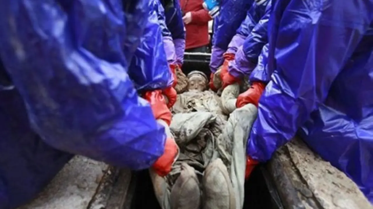 Peti Misterius Ditemukan di Cina, Isinya Kagetkan Banyak Orang