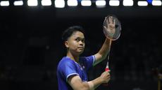 Pebulu tangkis tunggal putra Indonesia, Anthony Ginting merayakan kemenangan atas wakil Thailand, Kantaphon Wangcharoen dalam babak kualifikasi Indonesia Masters 2026 di Istora, Senayan, Selasa (20/01/2026). (Bola.com/Bagaskara Lazuardi)