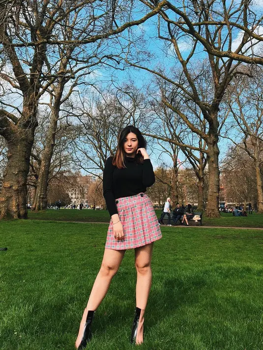 (Instagram/sharazaaa)