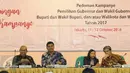 Ketua KPU RI, Juri Ardiantoro (kedua kiri) memberi materi Bimbingan Teknis Kampanye Pemilihan Tahun 2017 di Gedung KPU, Jakarta, Selasa (11/10). 68 peserta dari seluruh KPUD se Indonesia hadir dalam bimtek tersebut. (Liputan6.com/Helmi Fithriansyah)