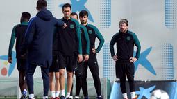 Suasana latihan Barcelona di Sports Center FC Barcelona Joan Gamper, Barcelona, (5/12/2016), jelang melawan Borussia Moenchengladbach. (AFP/Lluis Gene)