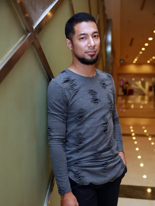 Bagi Marcell, di hari pahlawan tersebut juga penting dalam menghadapi era globalisasi yang membuat orang lupa untuk melanjutkan kemerdekaan yang telah di raih para pahlawan nasional dulu. (Deki Prayoga/Bintang.com)