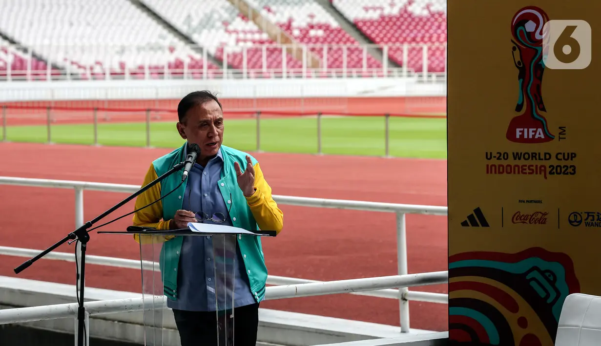 Ketua PSSI Mochamad Iriawan menyampaikan sambutan saat Hitung Mundur 100 Hari Menuju Piala Dunia U-20 di Stadion Utama Gelora Bung Karno, Jakarta, Kamis (9/2/2022). Piala Dunia U-20 2023 akan digelar di Indonesia mulai 20 Mei hingga 11 Juni mendatang di Stadion Utama Gelora Bung Karno. (Liputan6.com/Johan Tallo)