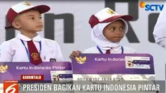 Jokowi mengakhiri kunjungan kerjanya di Gorontalo dengan membagikan Kartu Indonesia Pintar kepada empat ribu siswa SD, SMP, dan SMA.