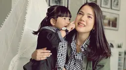 Aktris kelahiran Stavanger, Norwegia, 21 Juni 1987 saat ini sedang hamil anak keduanya. Kehamilannya pun kini sudah masuk usia tujuh bulan. Alice pun kerap mengunggah potret baby bumpnya dalam media sosial Instagram pribadinya. (Liputan6.com/IG/@alicenorin)