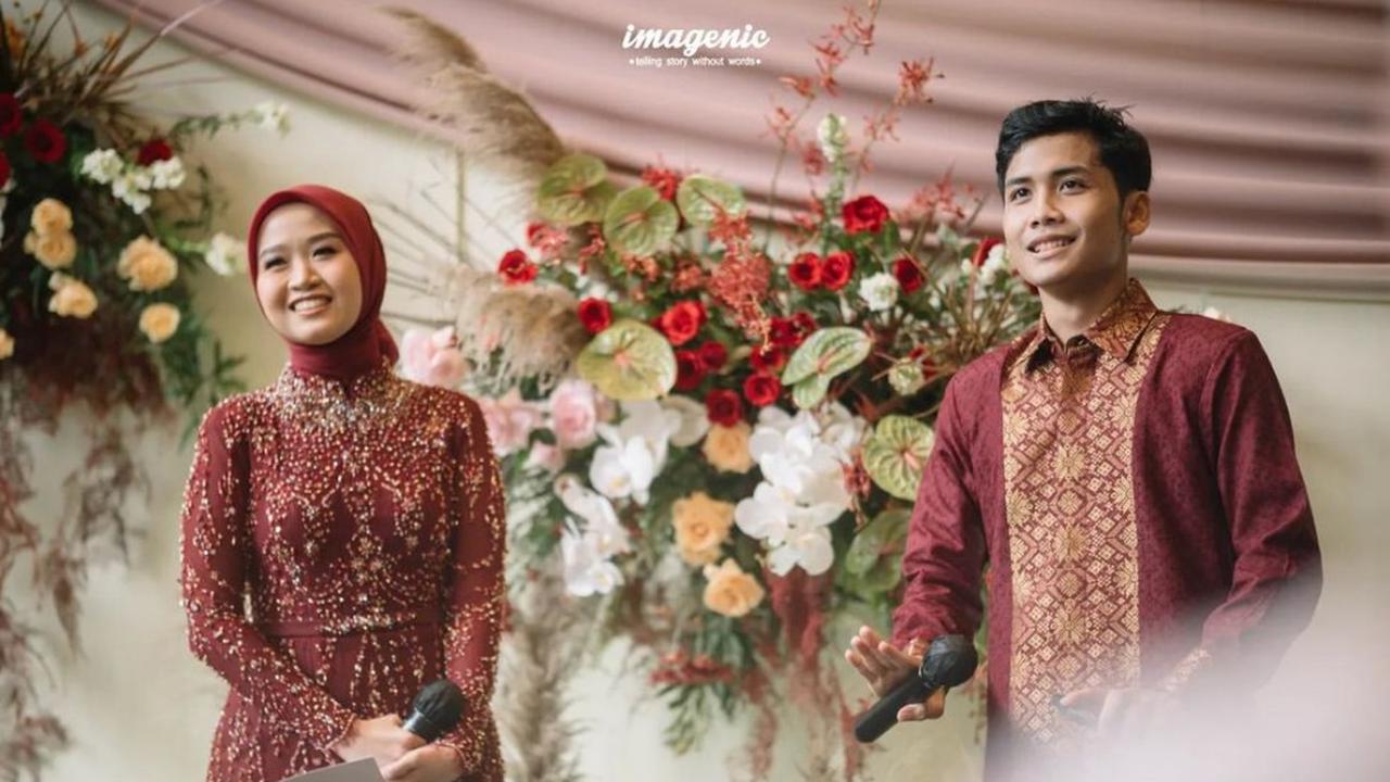 8 Momen Lamaran Bintang Emon dan Alca Octaviani, Penuh Haru Bahagia