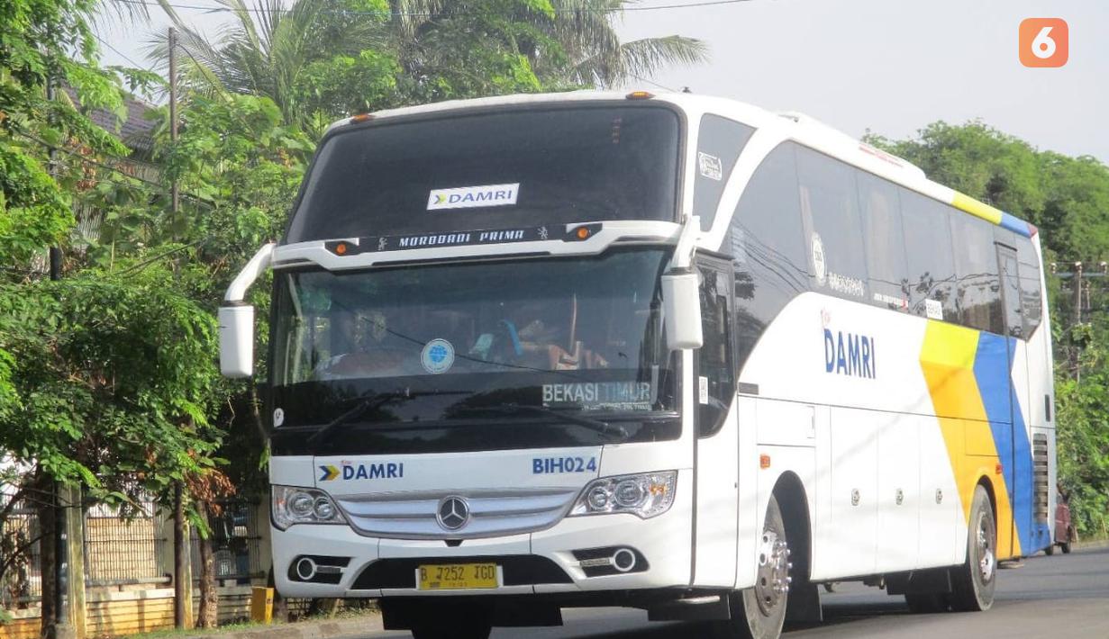 Morodadi Prima Grand Tourismo Double Glass memiliki desain simple yang khas mirip Mercedes-Benz Tourismo.