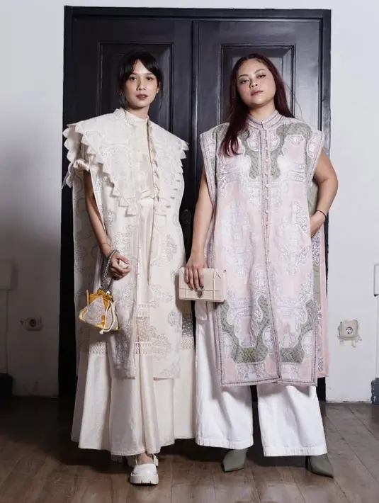 Gista Putri juga terlihat menghadiri pagelaran Sapto Djojokartiko SS23. Sebagai tamu undangan, Gista tampil memukau mengenakan salah satu ensemble dari koleksi Sapto Djojokartiko Spring Summer 2023 yang berwarna putih. Foto: Instagram.