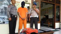 Revan Laende, seorang juru parkir asal Jakarta ditangkap setelah mencuri di indekos sekitar Yogyakarta. (Liputan6.com/Switzy Savandar)