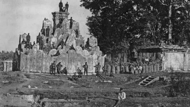 Prajurit Tentara Kerajaan Hindia-Belanda di Gunungan, Kutaraja tahun 1874. (Foto: Museum Negeri Aceh/indonesia.go.id)
