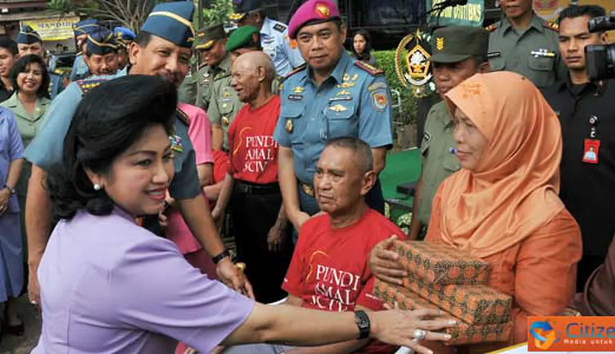 Citizen6, Bekasi: Memberikan bantuan kepada para pejuang eks Timor-Timur yang cacat permanen berupa  alat bantu (kaki dan tangan palsu) serta kursi roda.(Pengirim: Badarudin Bakri Badar)