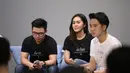 Lagu berjudul ‘Nyatanya’ ini sudah dipersiapkan sejak setahun lalu, lantaran kurang percaya diri dan tak ada satupun personel Eclat Story yang berlatar belakang musisi akhirnya mereka terus mempersiapkan hingga rilis. (Adrian Putra/Bintang.com)