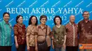 Citizen6, Bandung: Guru dan mantan guru SMAK Yahya Bandung berpose bersama dalam acara reuni akbar. (Pengirim: Rka)